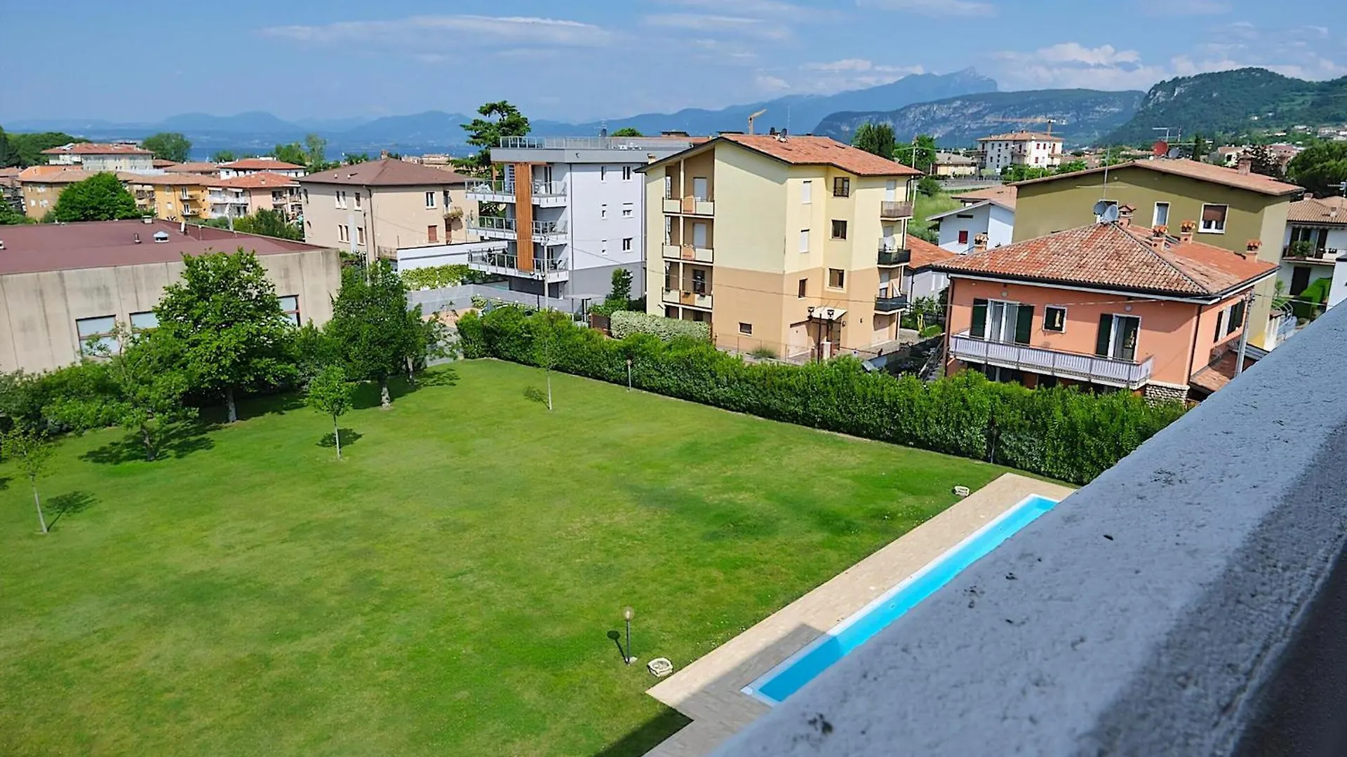 La Terrazza Sul Lago, In Einer Residenz Mit Pool Bardolino Appartamento